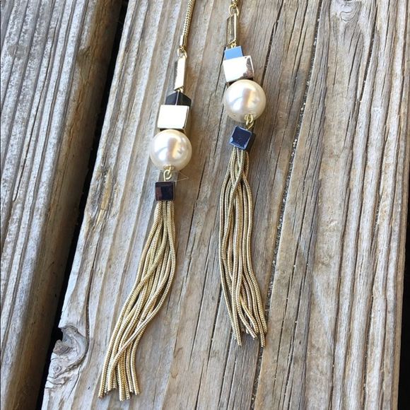 WHBM BNWT Pale Gold Tone Faux Pearl Geometric Tassel Necklace! - Picture 3 of 12